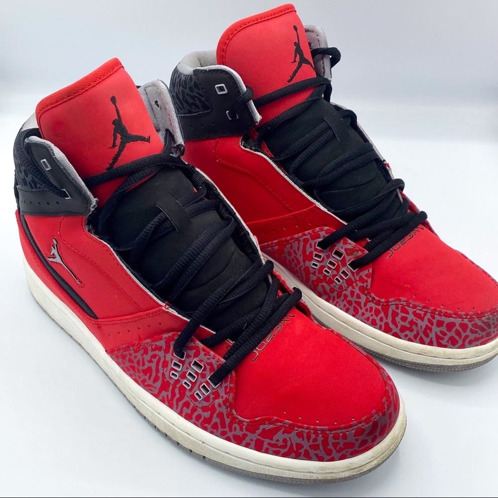 ❌SOLD❌ Jordan 1 Flight Fire Red Sneakers Size 9.5 Men’s
